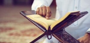 Felâk Suresi 5. Ayet Meali, Arapça Yazılışı, Anlamı ve Tefsiri