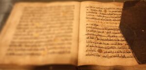 Fetih Suresi 5. Ayet Meali, Arapça Yazılışı, Anlamı ve Tefsiri