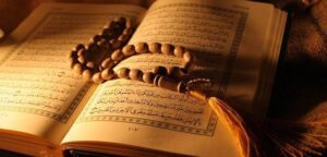 Muhammed Suresi 25. Ayet Meali, Arapça Yazılışı, Anlamı ve Tefsiri